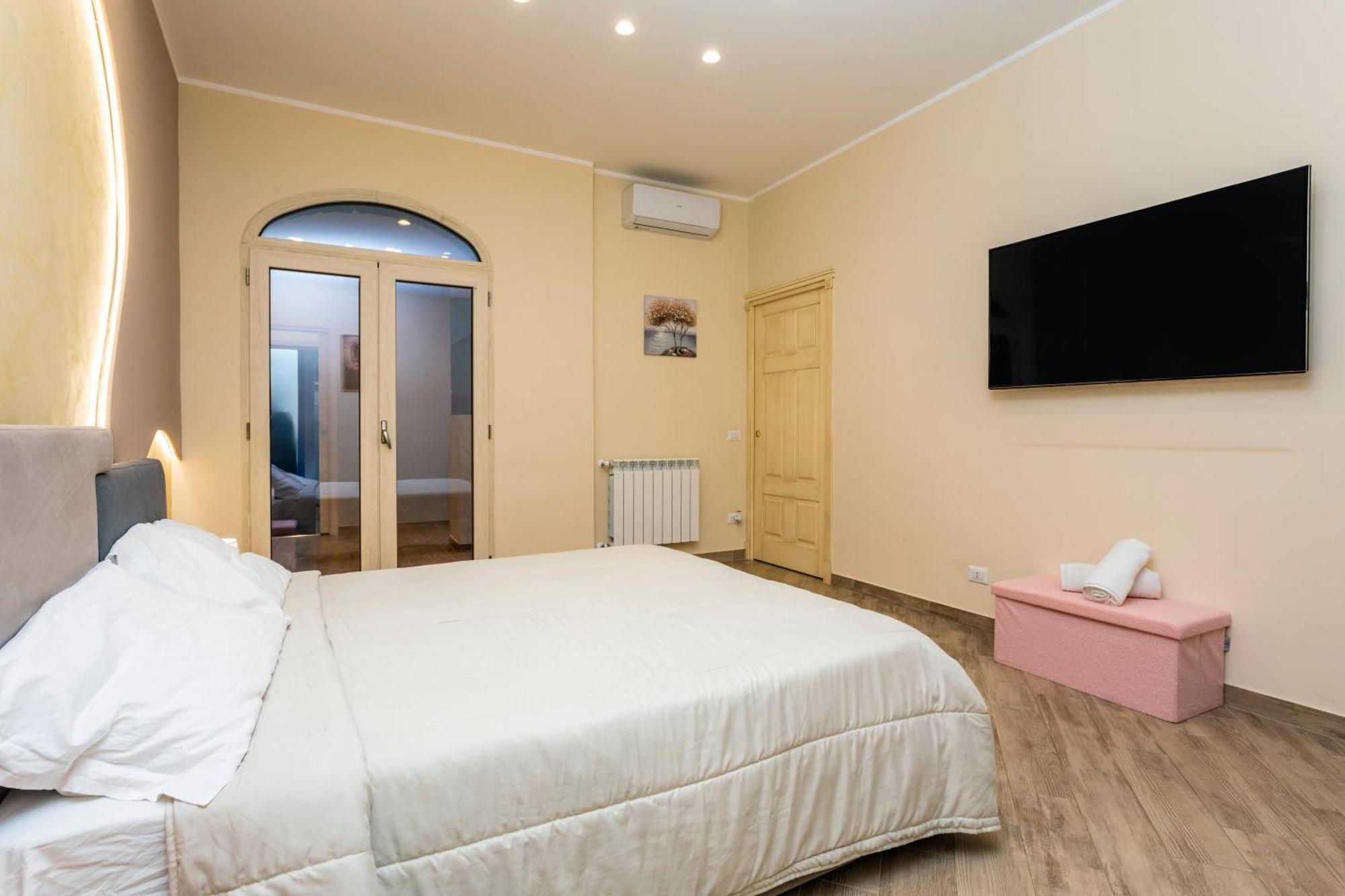 Clelia - Jacuzzi Garden Villa Catania